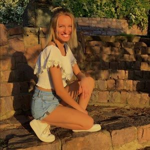 Meet your Posher, Julia